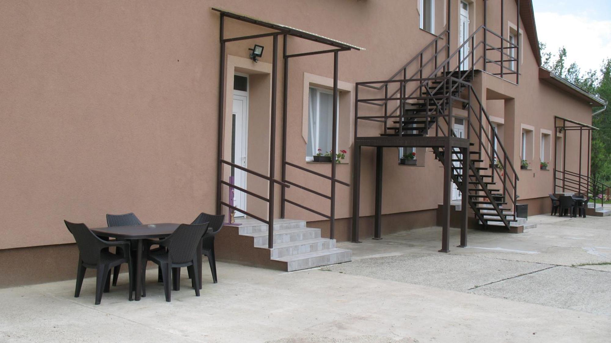 Izisz Apartman Matraterenye Luaran gambar