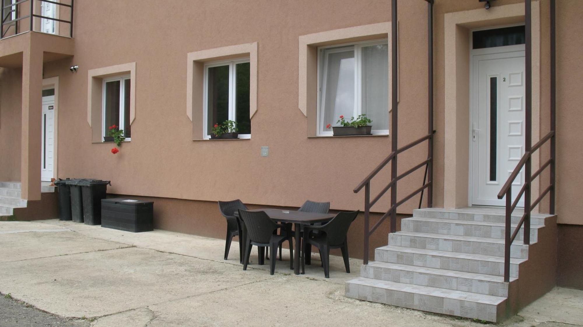 Izisz Apartman Matraterenye Luaran gambar
