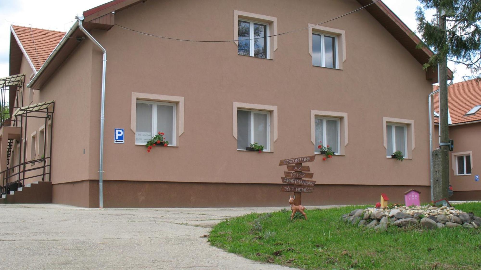 Izisz Apartman Matraterenye Luaran gambar