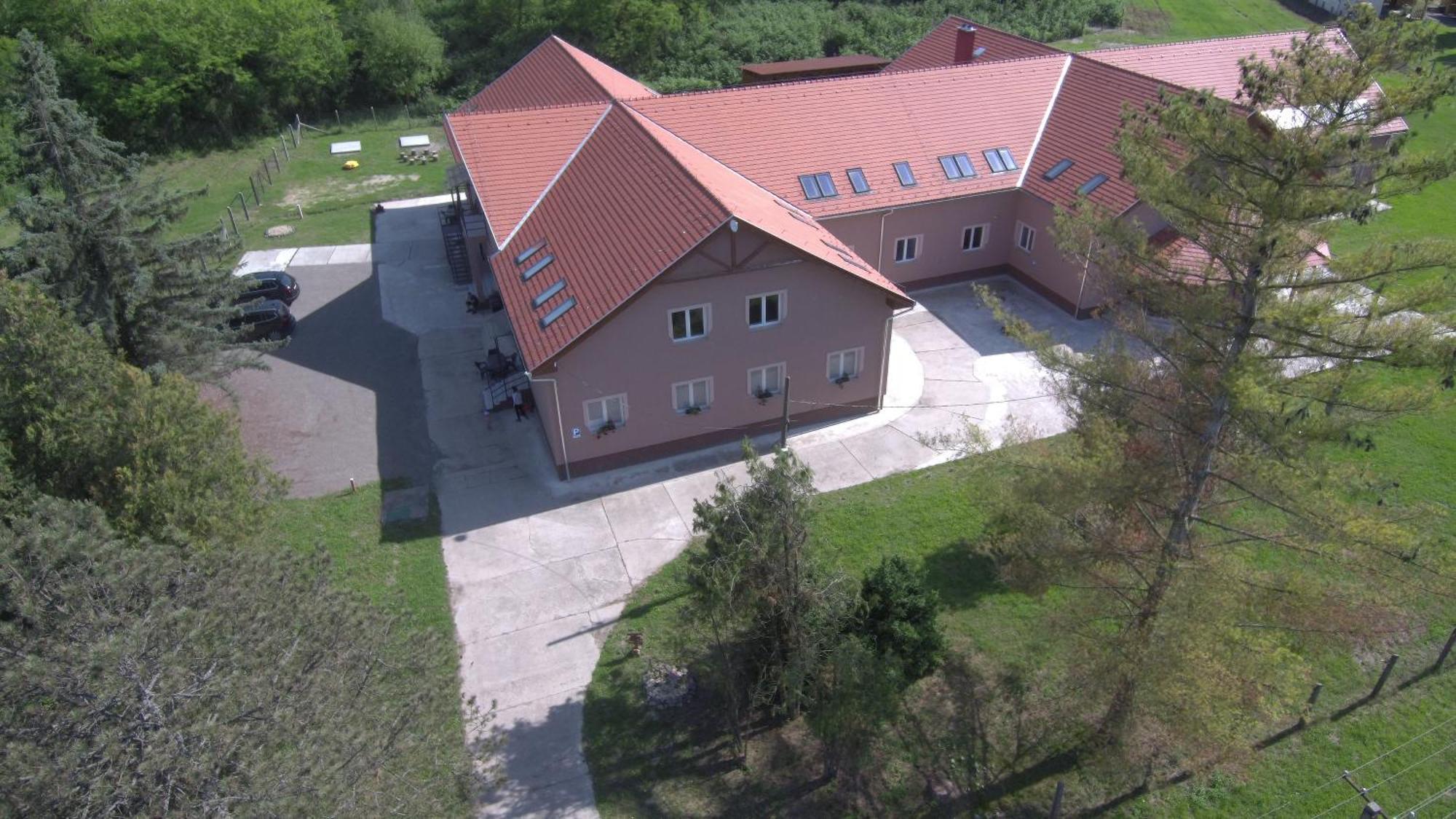 Izisz Apartman Matraterenye Luaran gambar